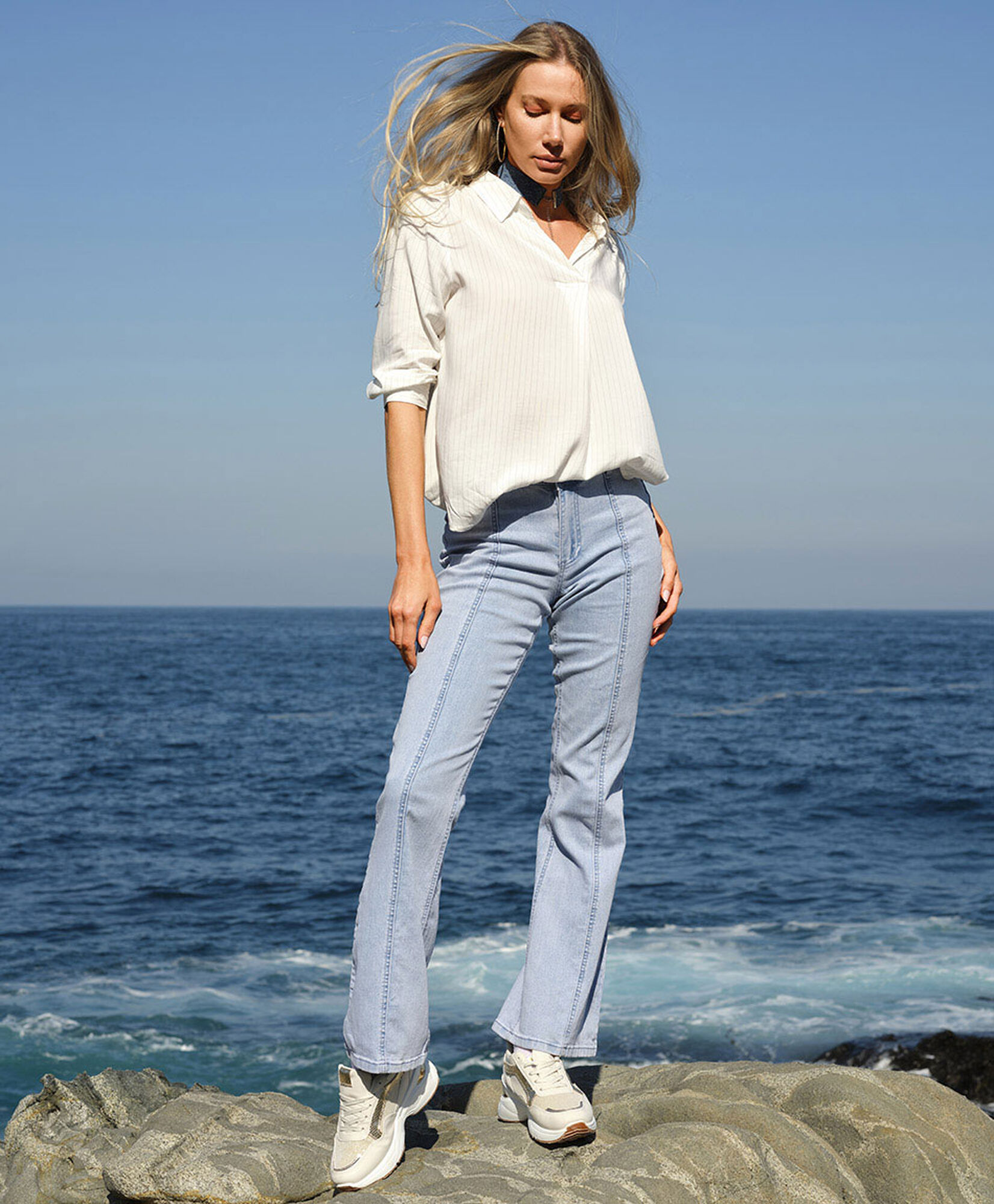 Jeans mujer costuras frontales flare Jeans mujer costuras frontales flare