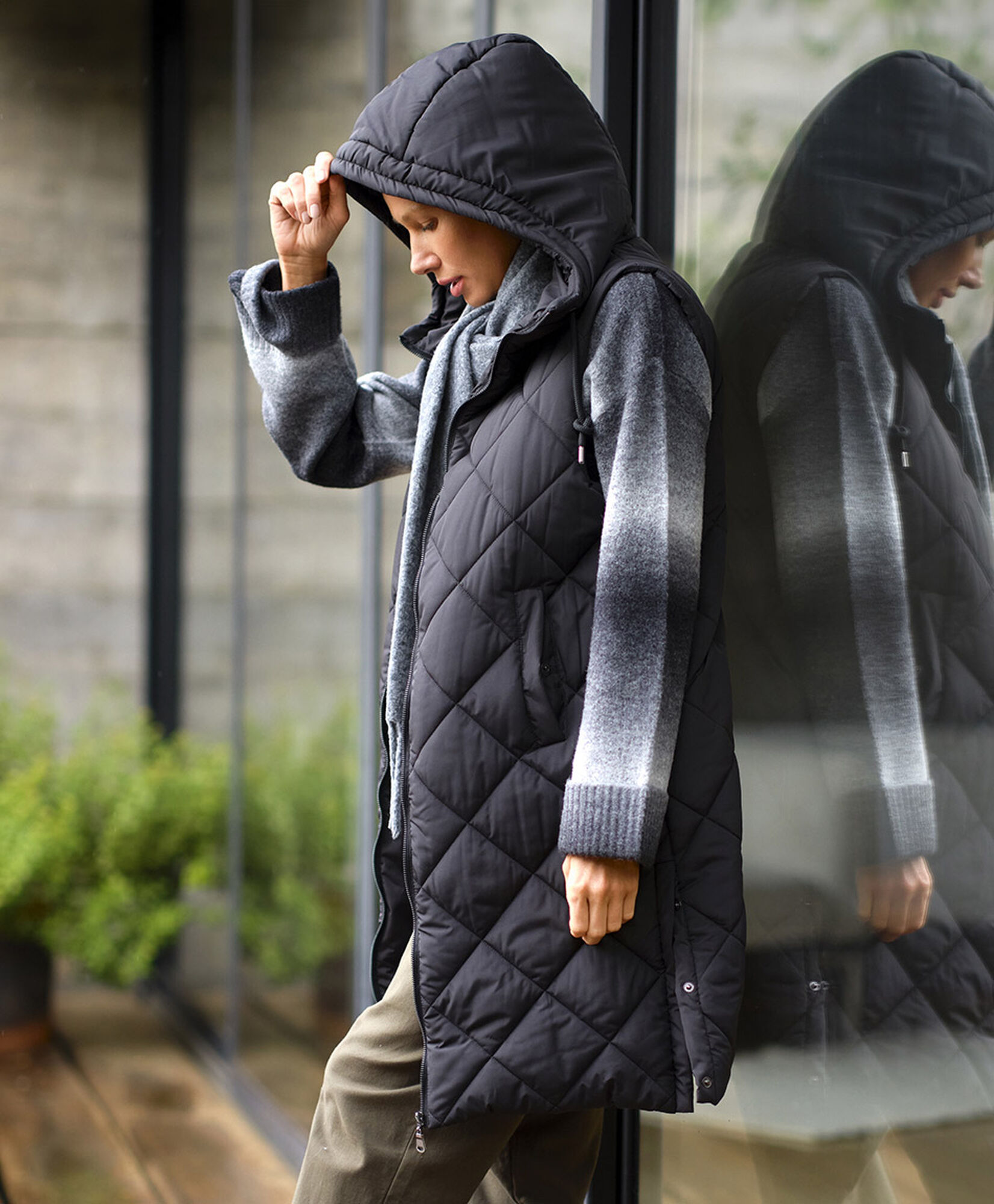 Parka mujer rombos larga sin mangas black Parka mujer rombos larga sin mangas black