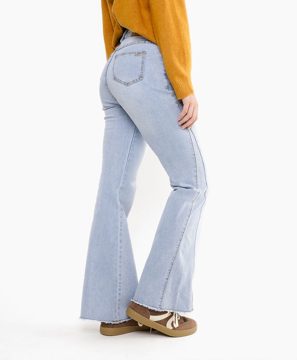 Jeans mujer corte flare