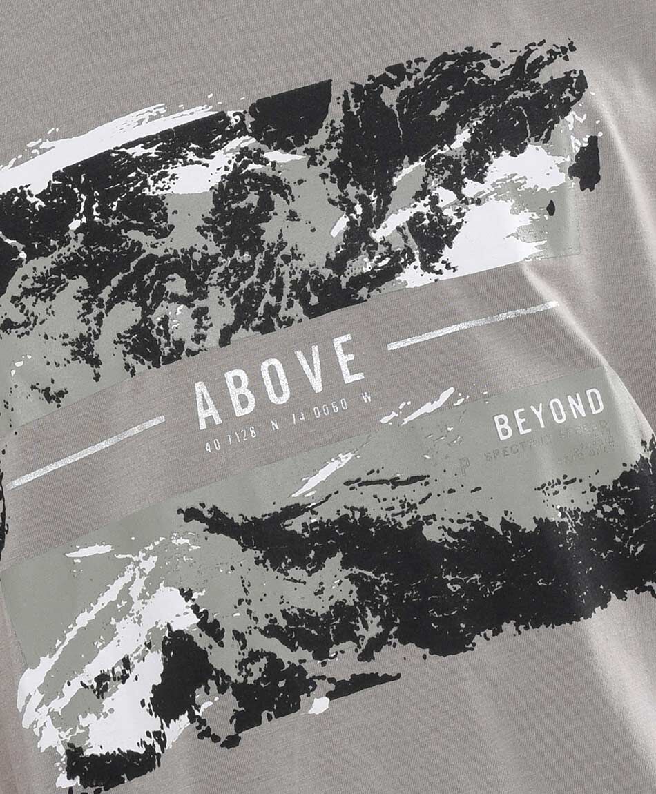 Polera deportiva hombre estampado monta&ntilde;a