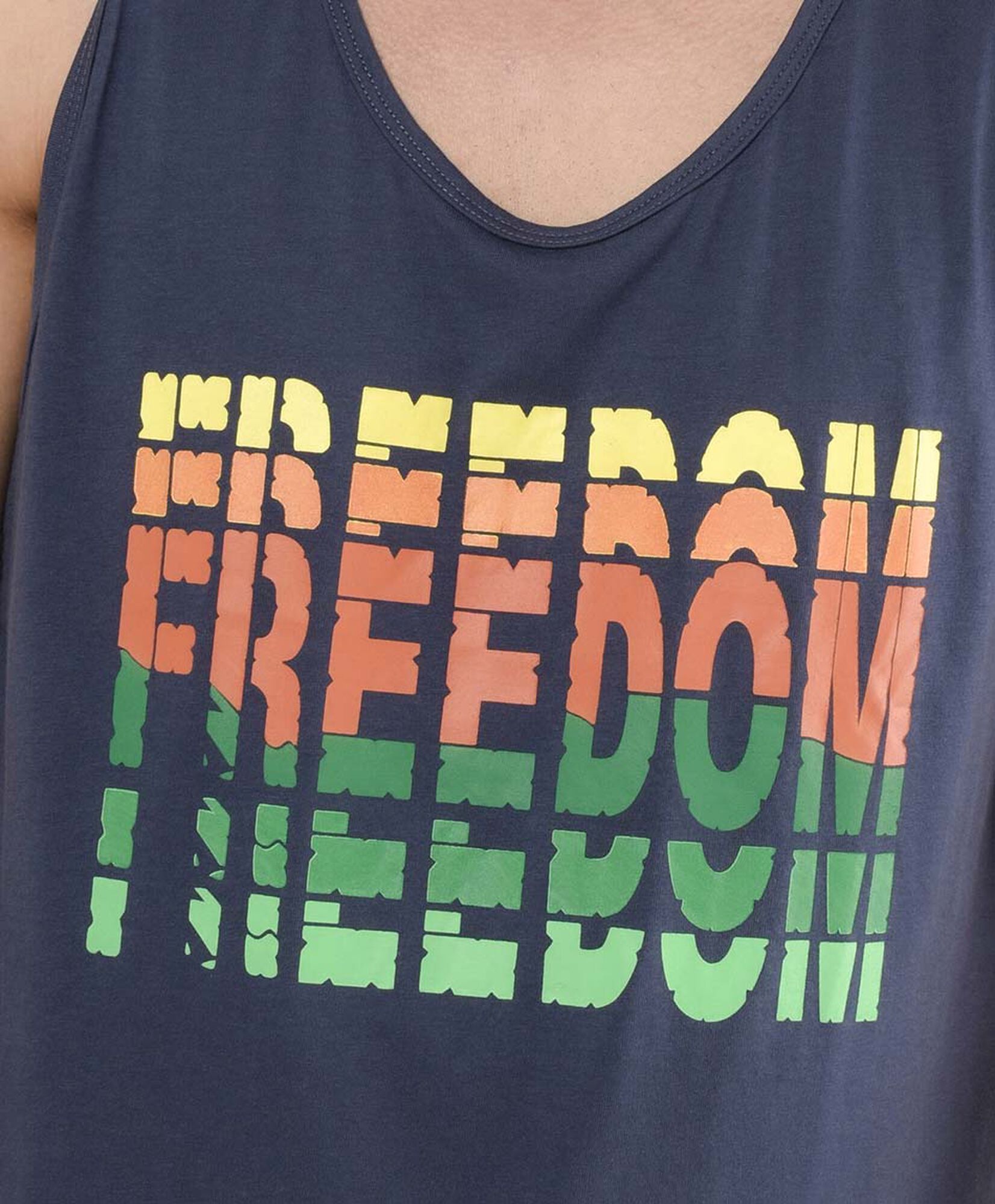Polera hombre freedom sin mangas Polera hombre freedom sin mangas