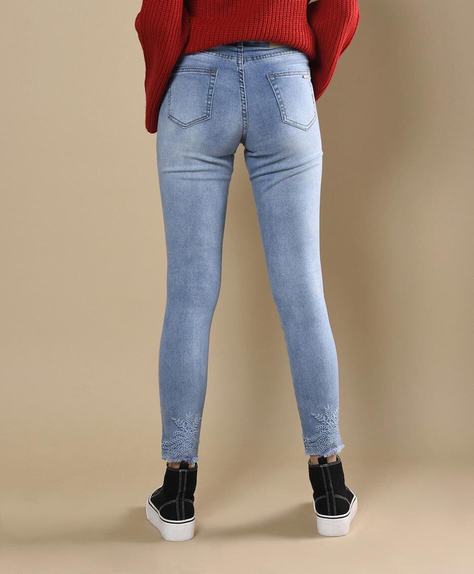 Jeans tiro alto skinny fit
