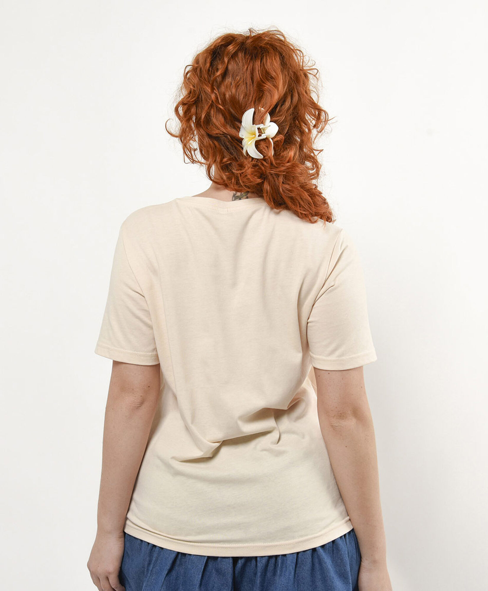 Polera mujer margaritas bordadas Polera mujer margaritas bordadas