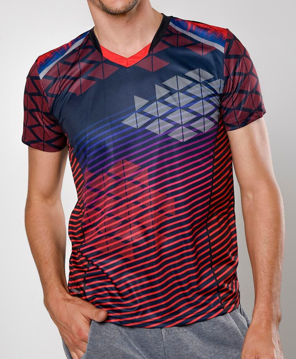 Polera deportiva manga corta cuello en v