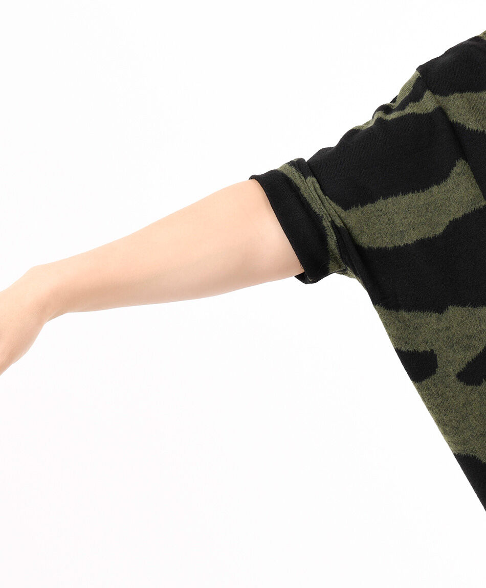 Polera mujer oversize camuflaje