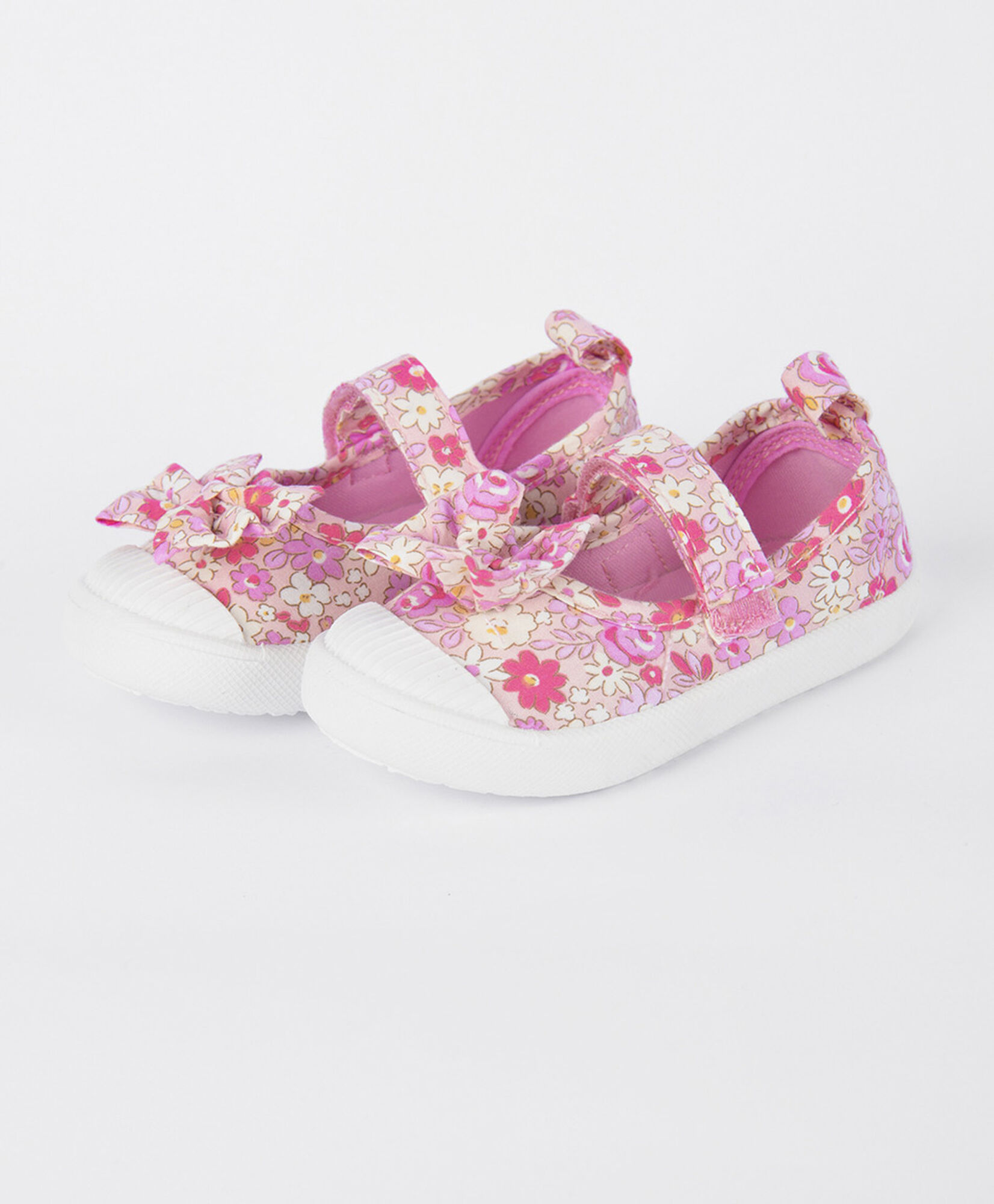 Zapato niña (22 a 27) floreado cinta Zapato niña (22 a 27) floreado cinta