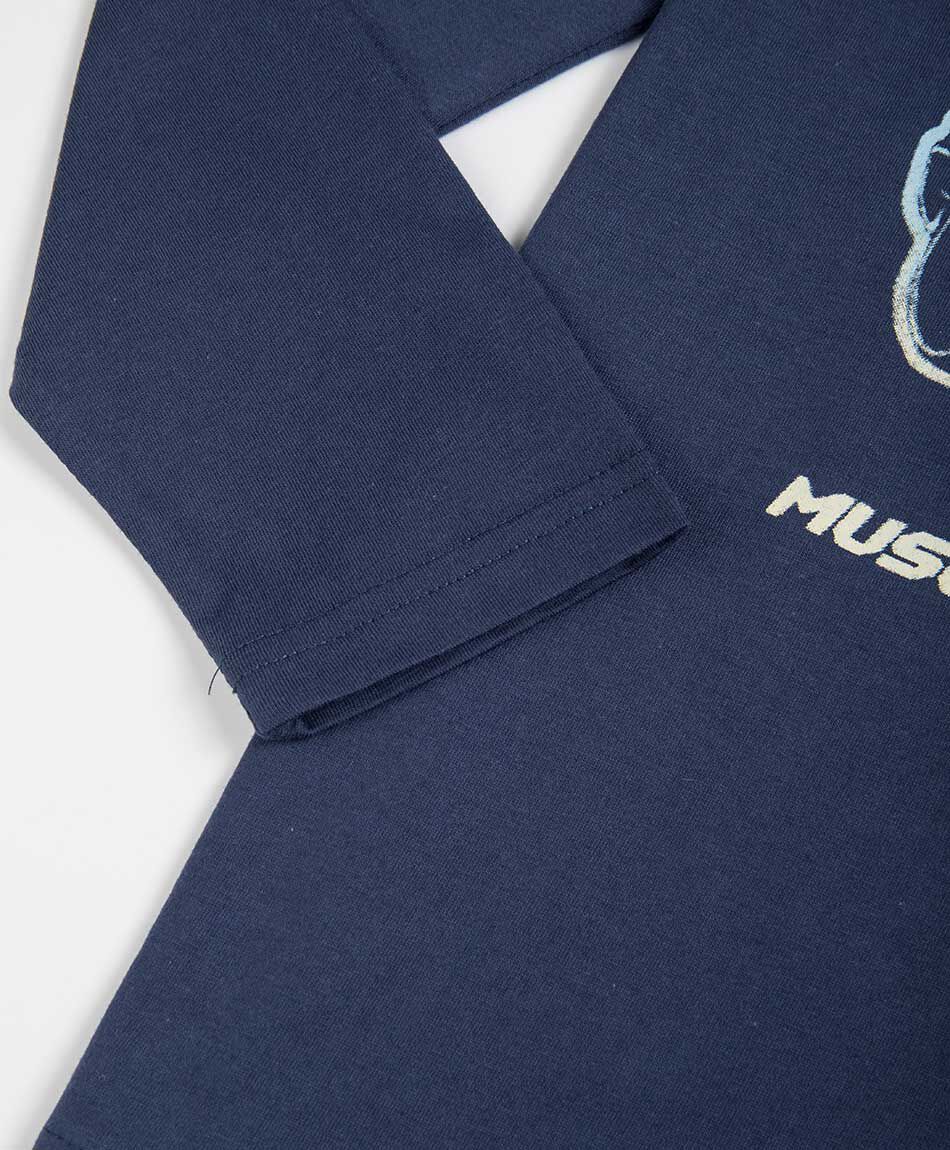 Polera ni&ntilde;o estampado de carreras