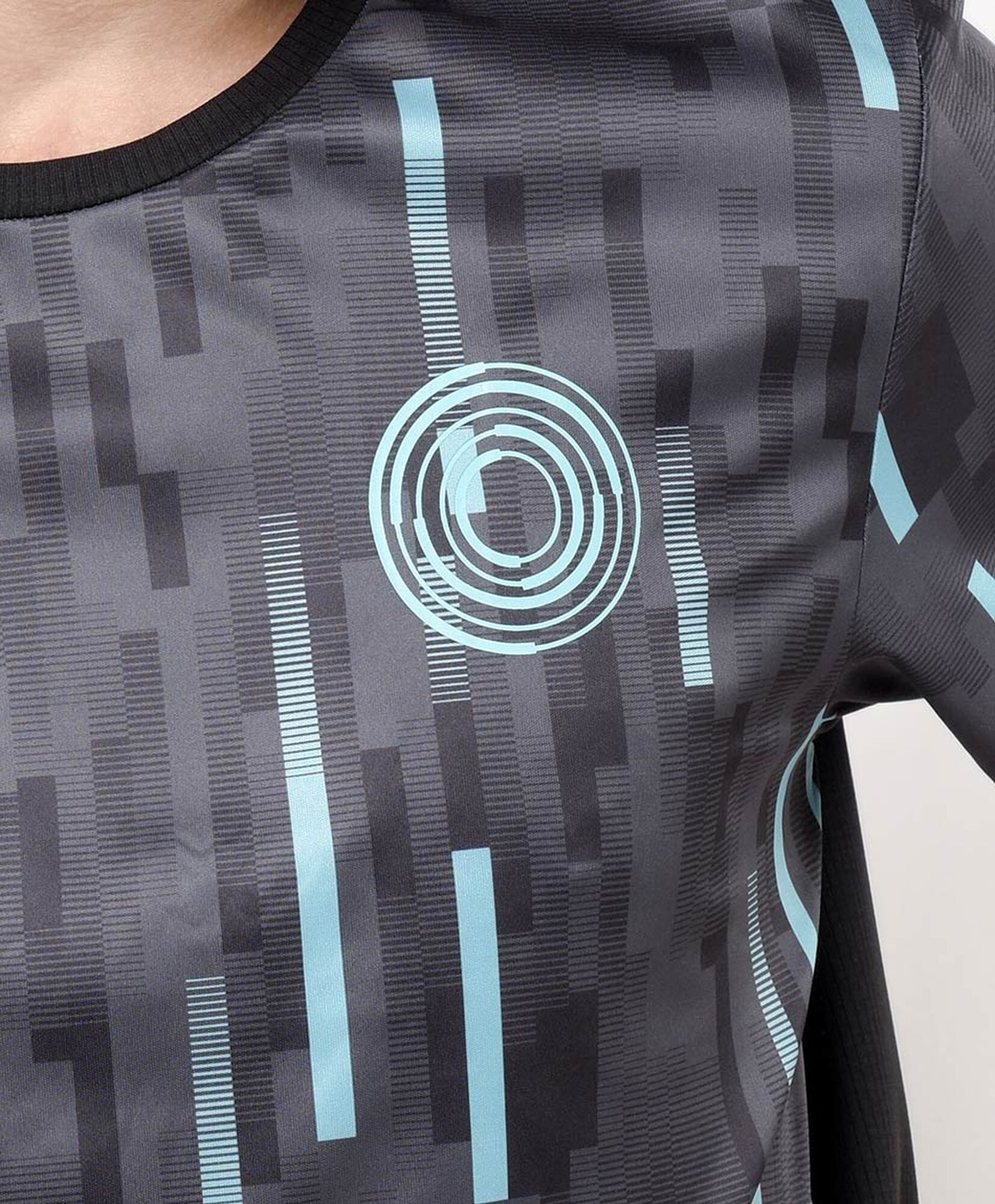 Polera deportiva hombre print líneas Polera deportiva hombre print líneas