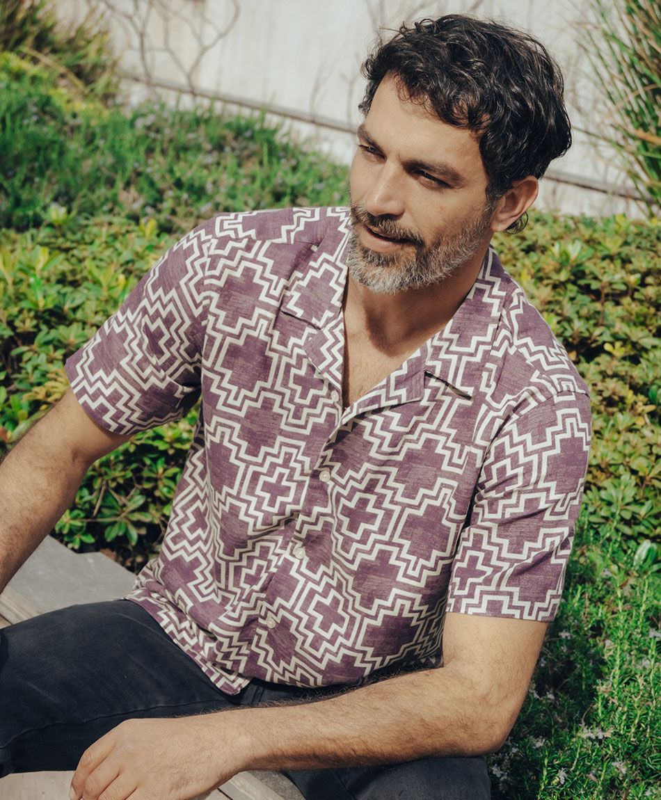 Camisa hombre patr&oacute;n geom&eacute;trico