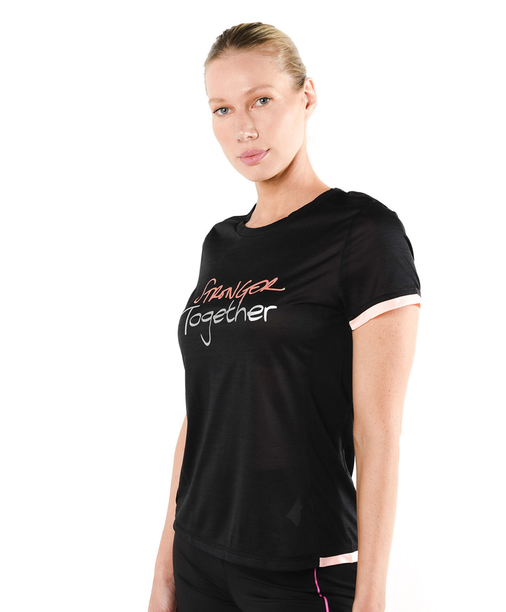 Polera deportiva mujer stronger Polera deportiva mujer stronger