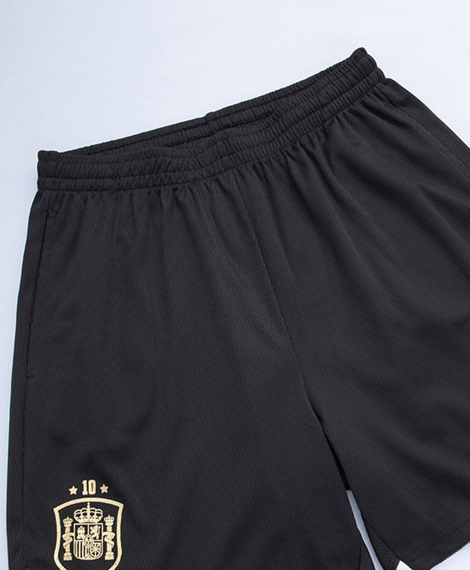 Short deportivo hombre estilo f&uacute;tbol