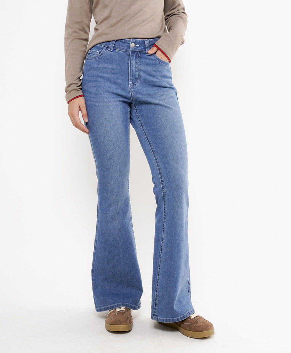 Jeans mujer flare dise&ntilde;o bordado