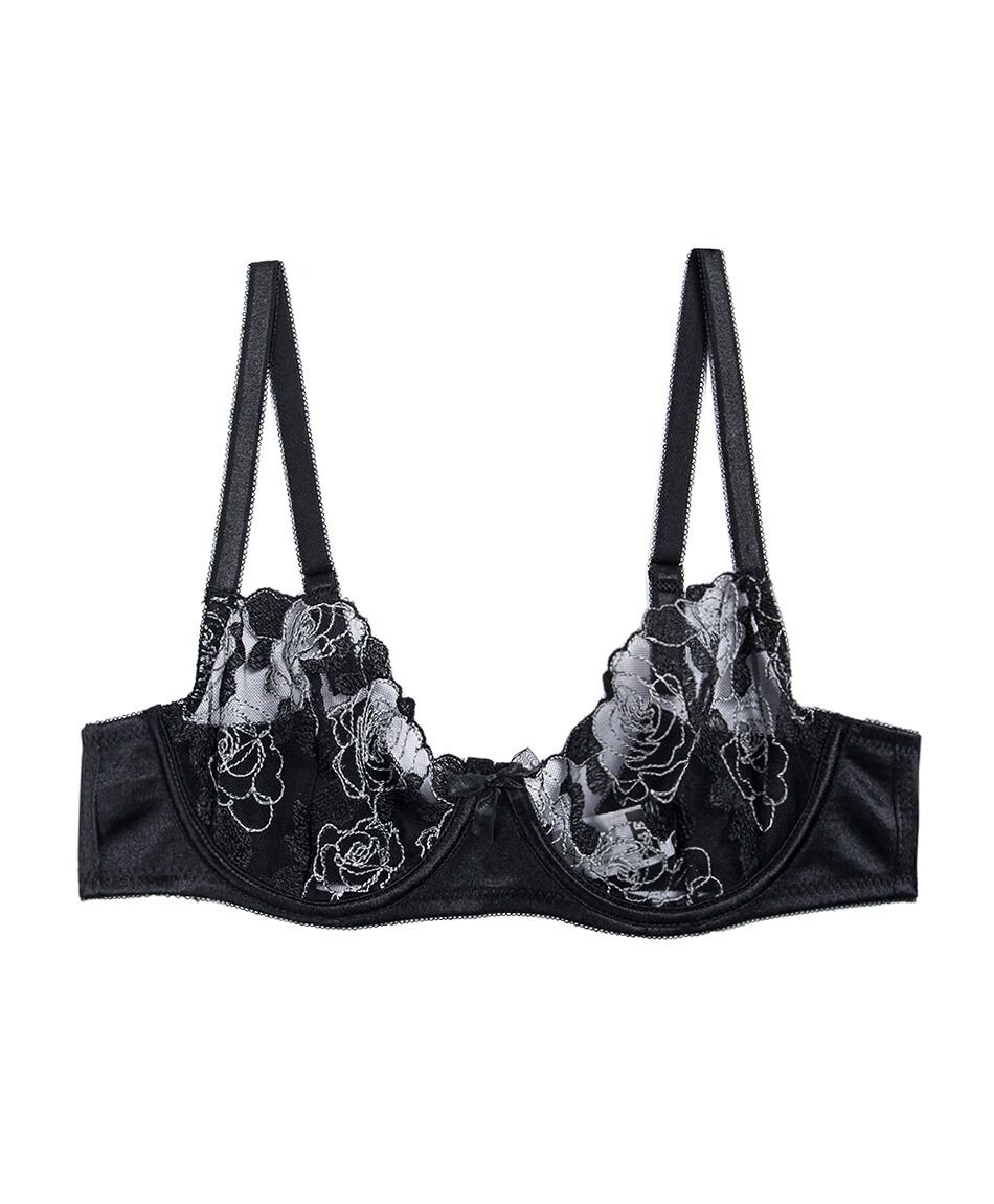 Sost&eacute;n mujer rosas bordadas