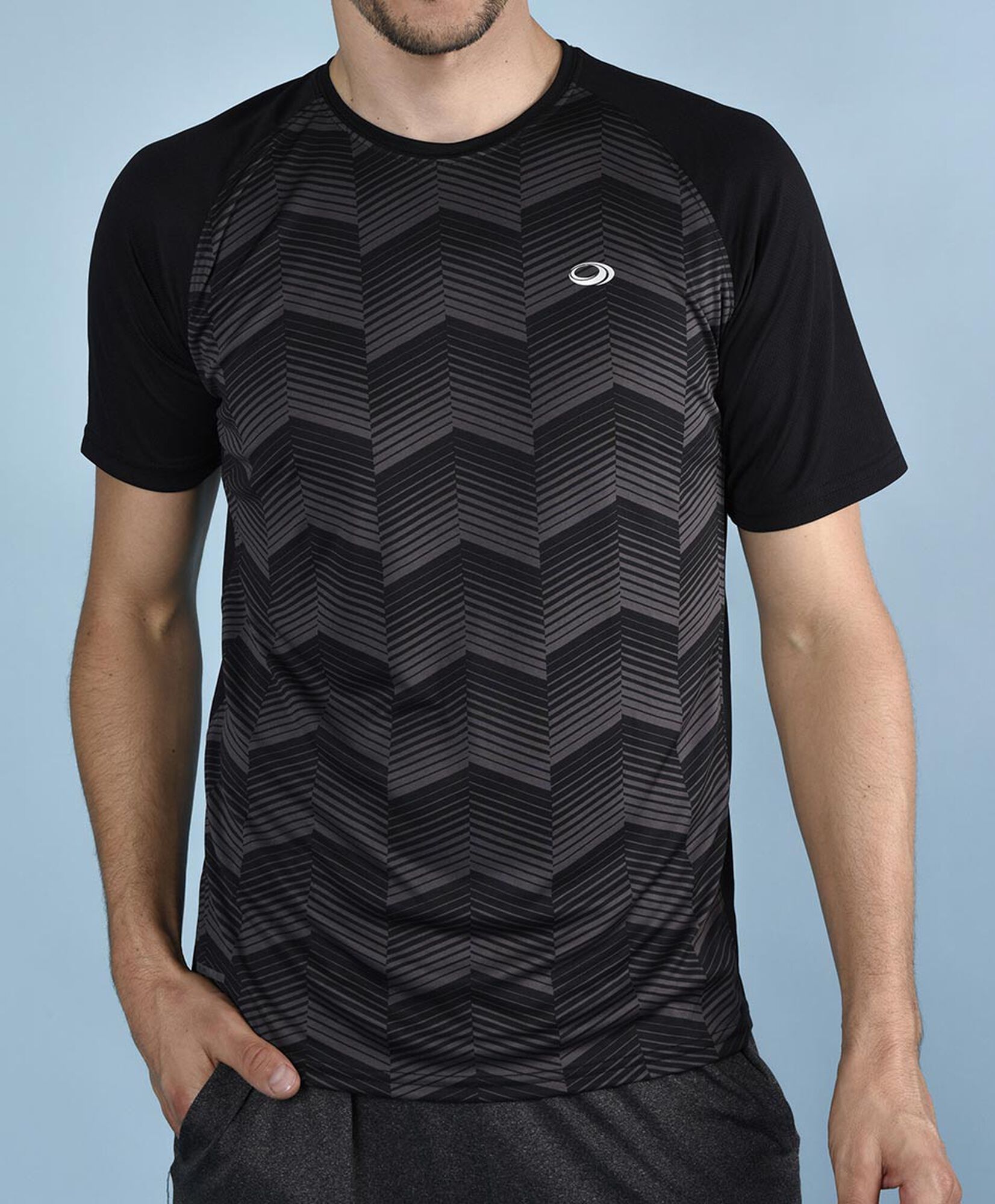 Polera deportiva manga corta cuello redondo Polera deportiva manga corta cuello redondo