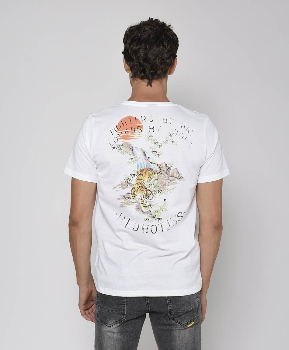 Polera hombre tigre en espalda