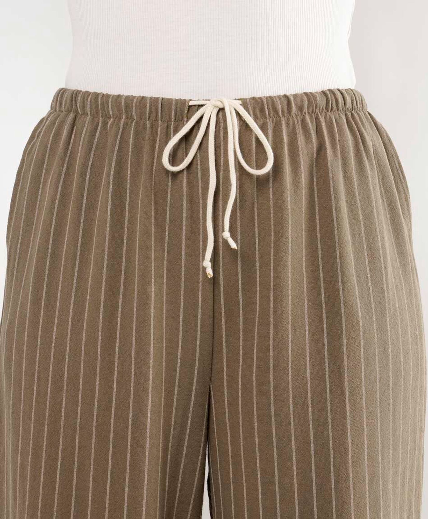 Pantalón mujer líneas cordón ajustable wide Pantalón mujer líneas cordón ajustable wide