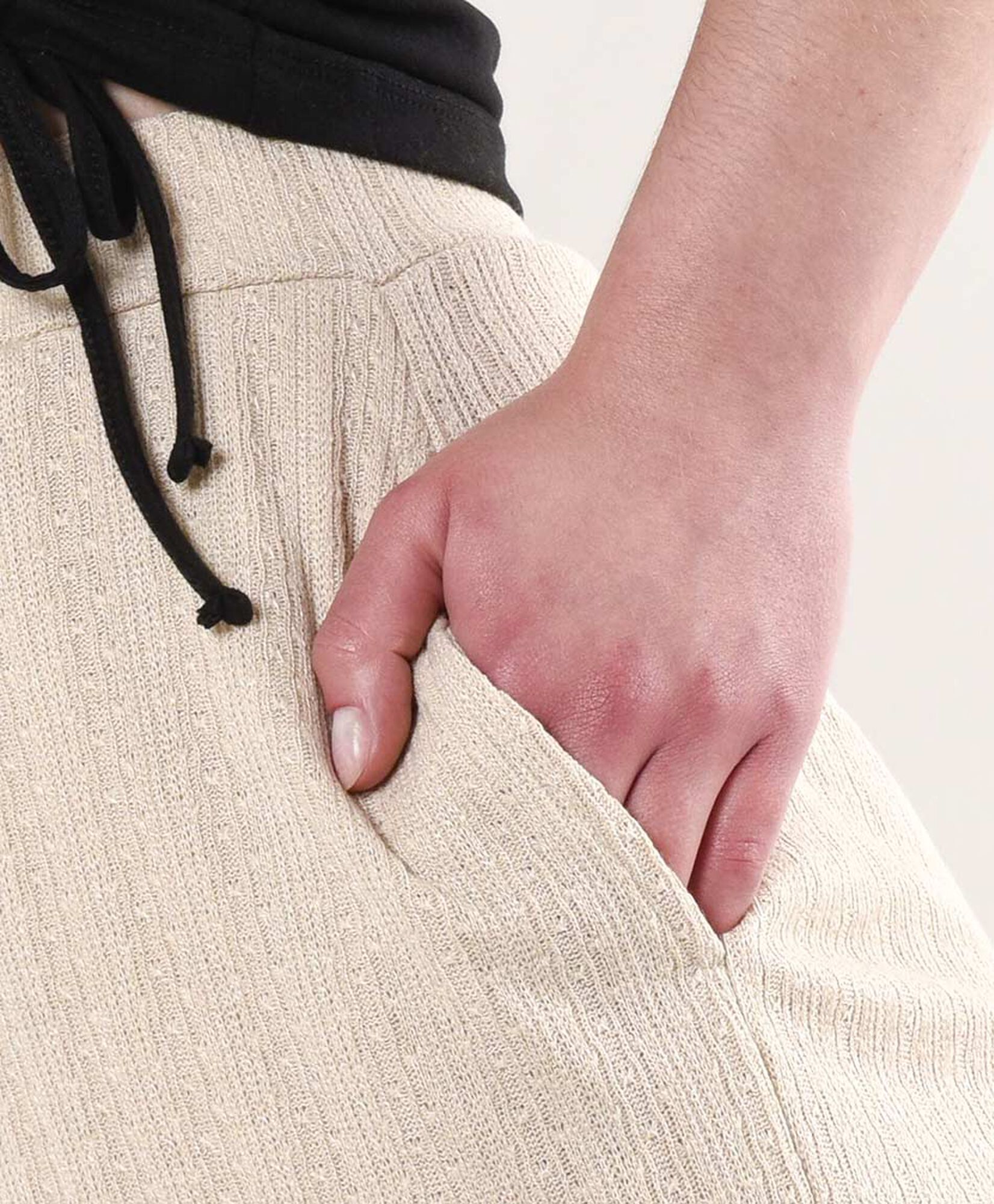 Pantalón mujer diseño tejido Pantalón mujer diseño tejido