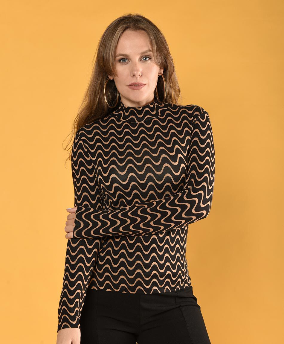 Polera cuello op art