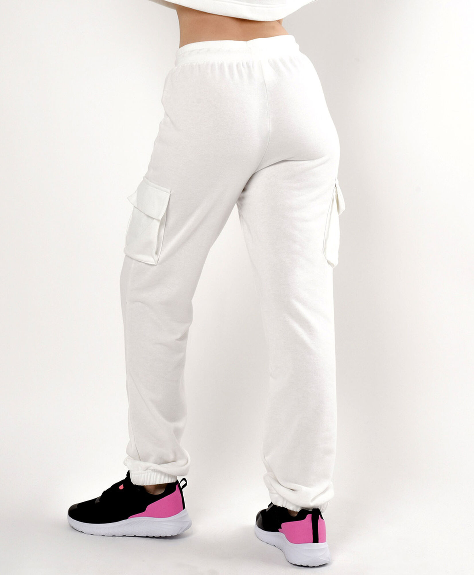 Pantalón deportivo mujer cargo Pantalón deportivo mujer cargo