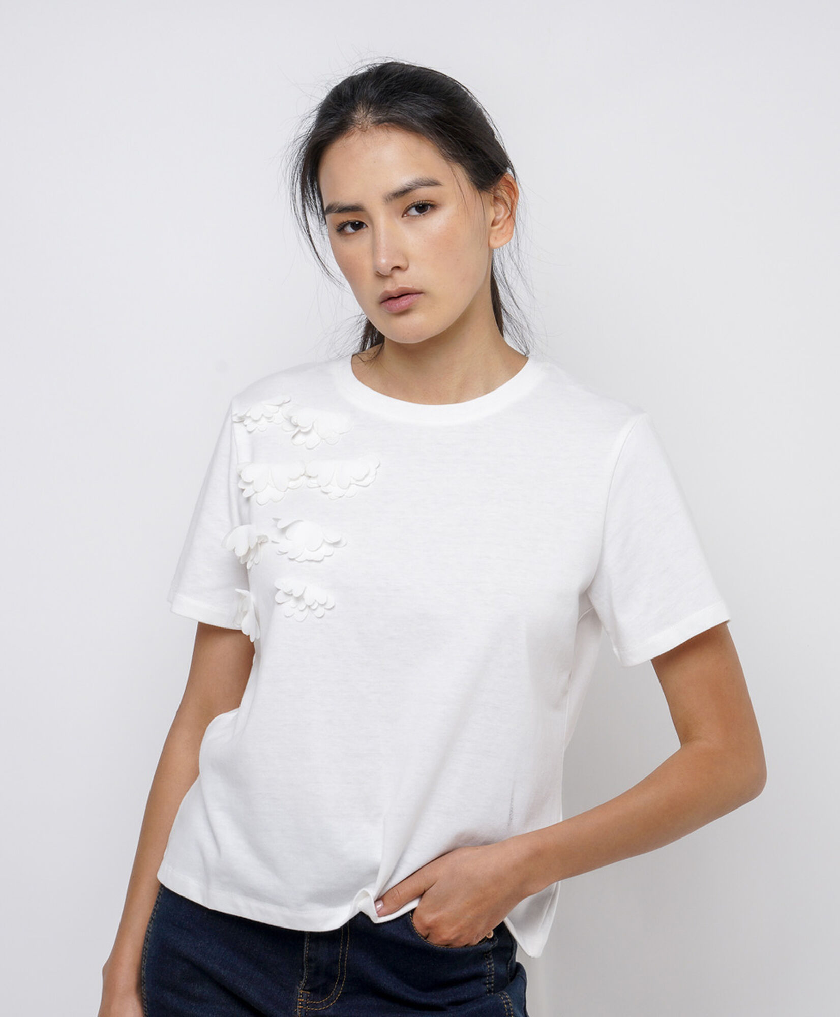 Polera mujer flores relieve Polera mujer flores relieve