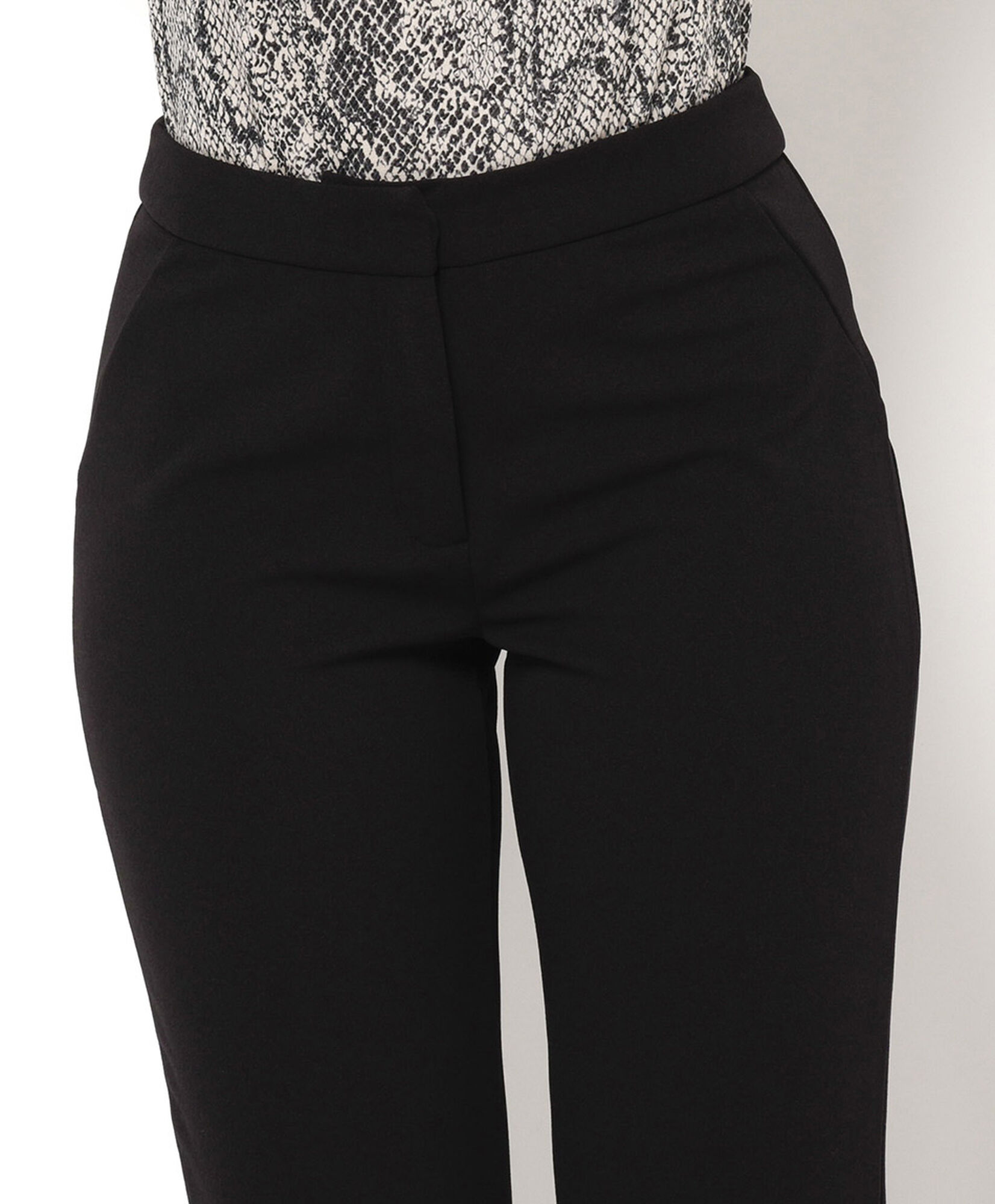 Pantalón mujer corto con basta Pantalón mujer corto con basta