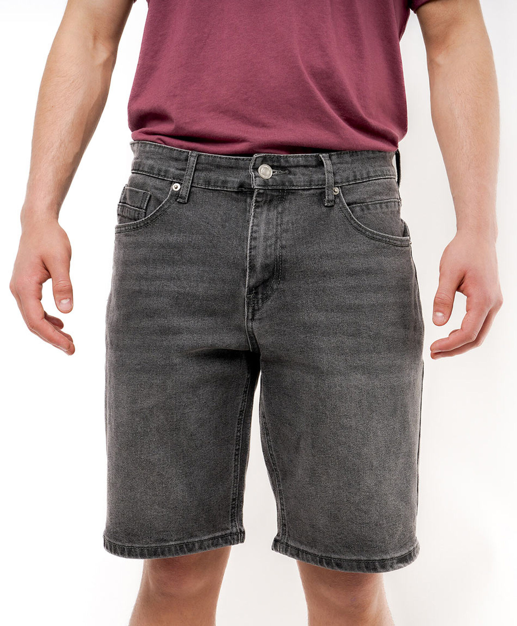 Bermuda hombre gris Bermuda hombre gris