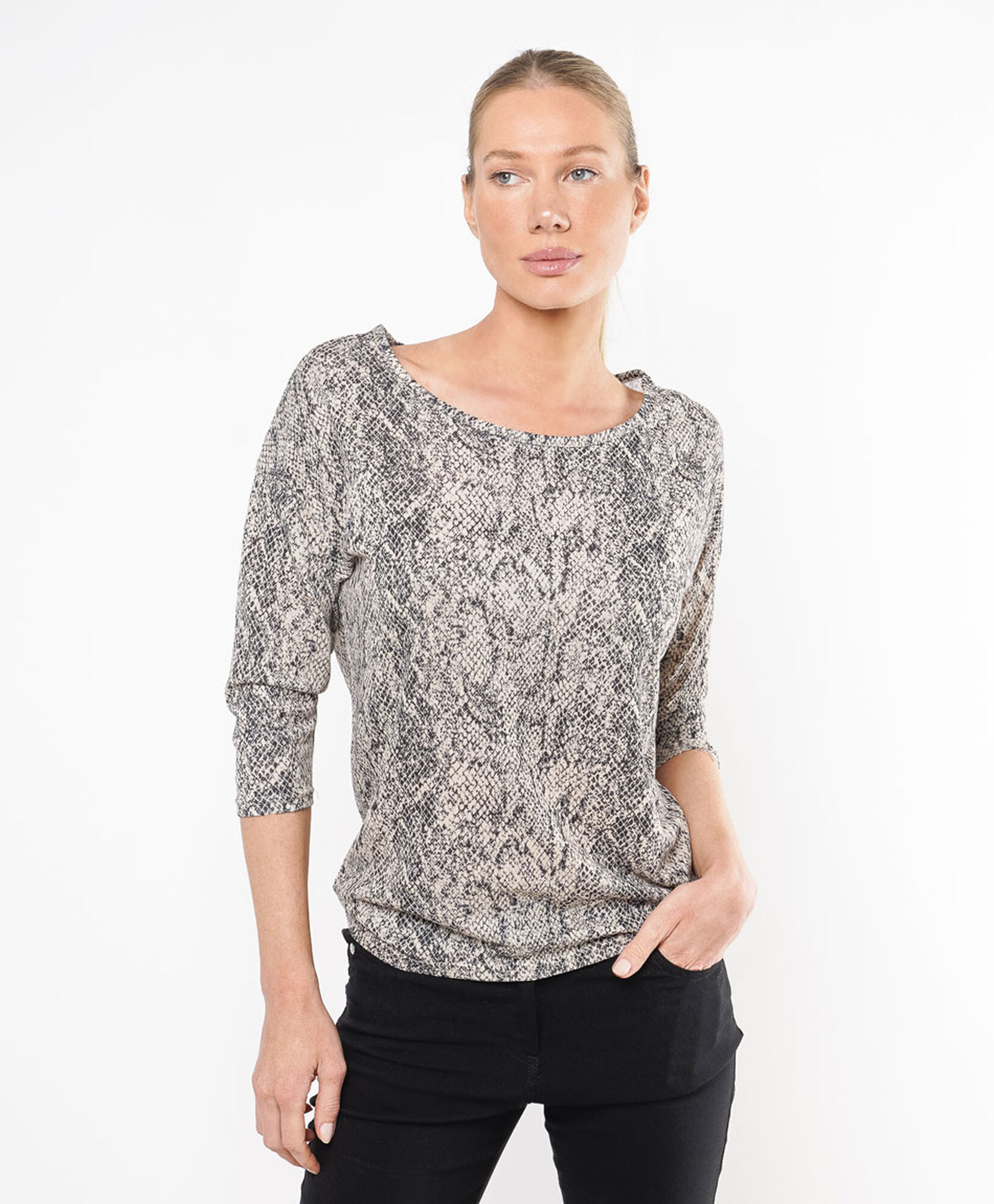 Polera mujer lanosa estilo serpiente Polera mujer lanosa estilo serpiente