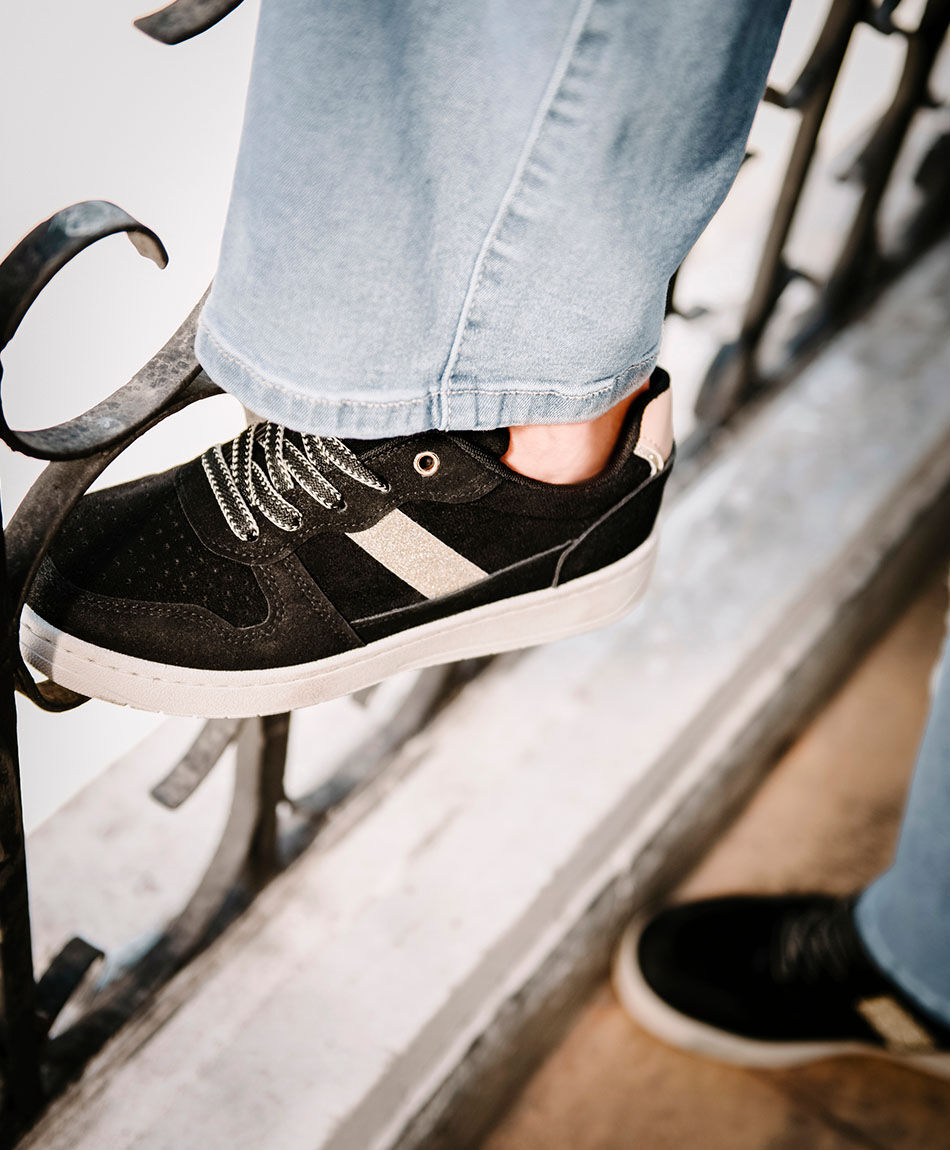 Zapatilla mujer l&iacute;nea brillos