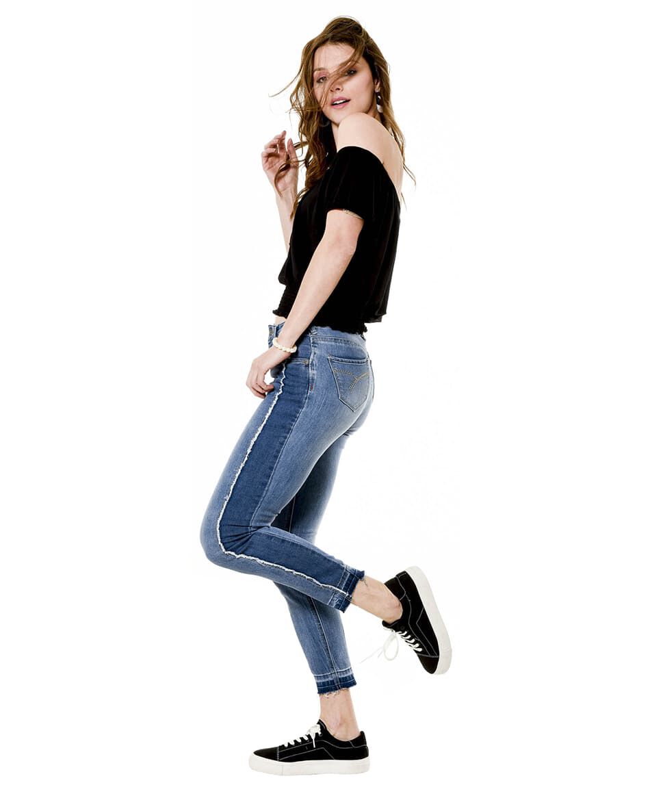 Jeans flecos lateral