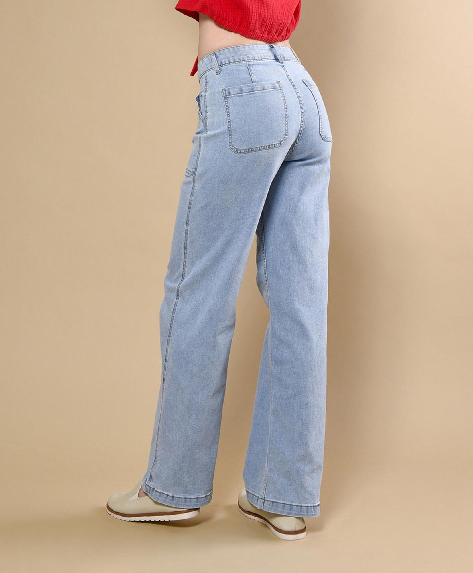 Jeans tiro alto pierna ancha Jeans tiro alto pierna ancha