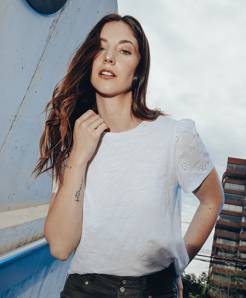 Polera mujer manga calada
