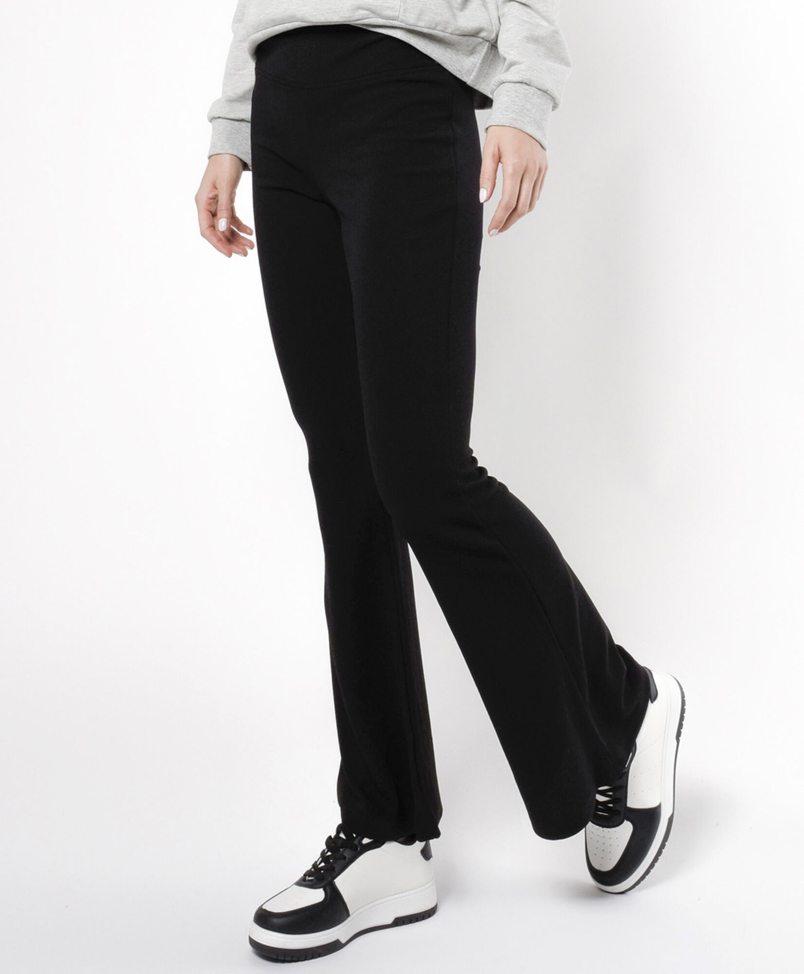 Pantalón mujer básico flare Pantalón mujer básico flare