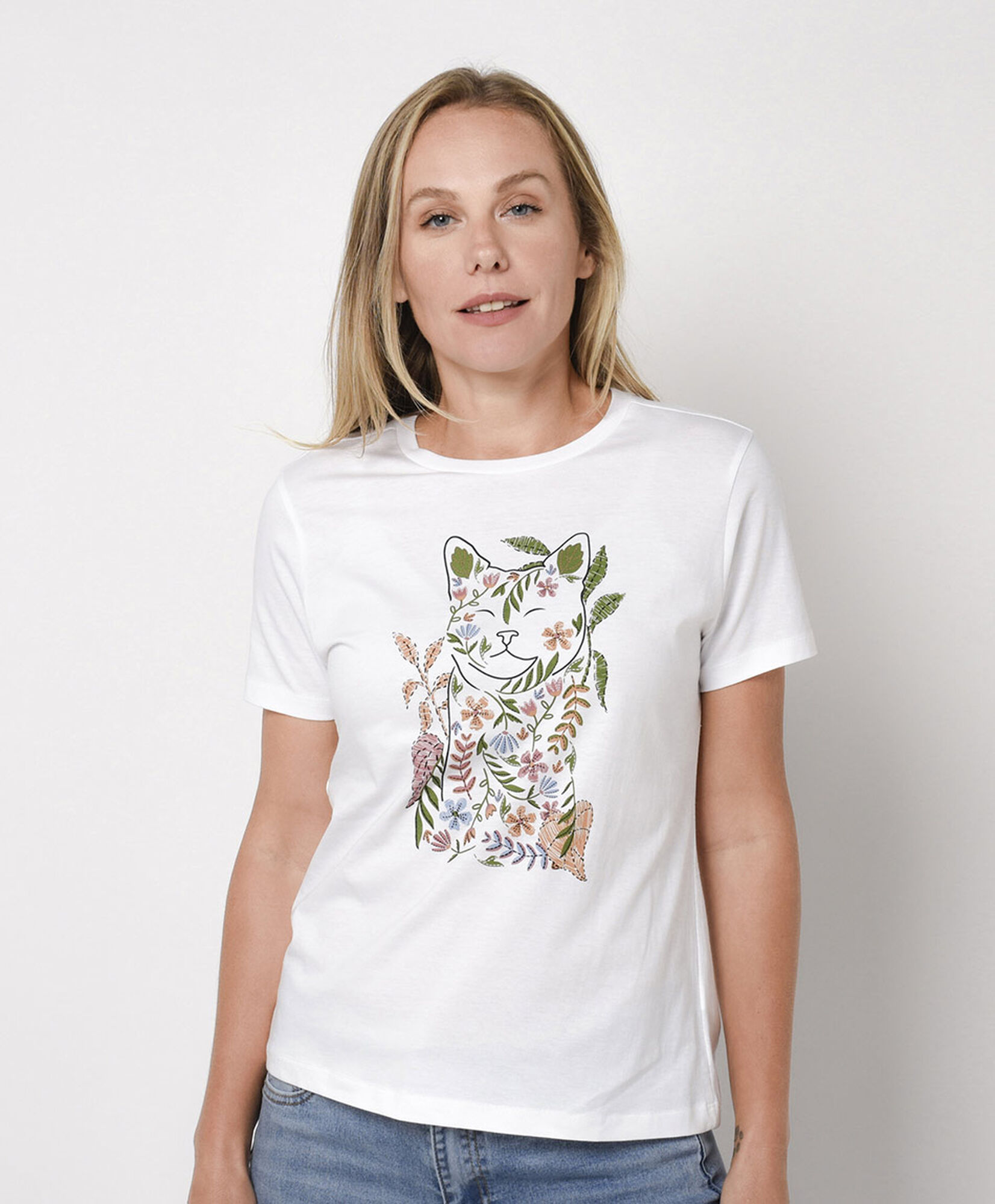 Polera mujer gato hojas Polera mujer gato hojas