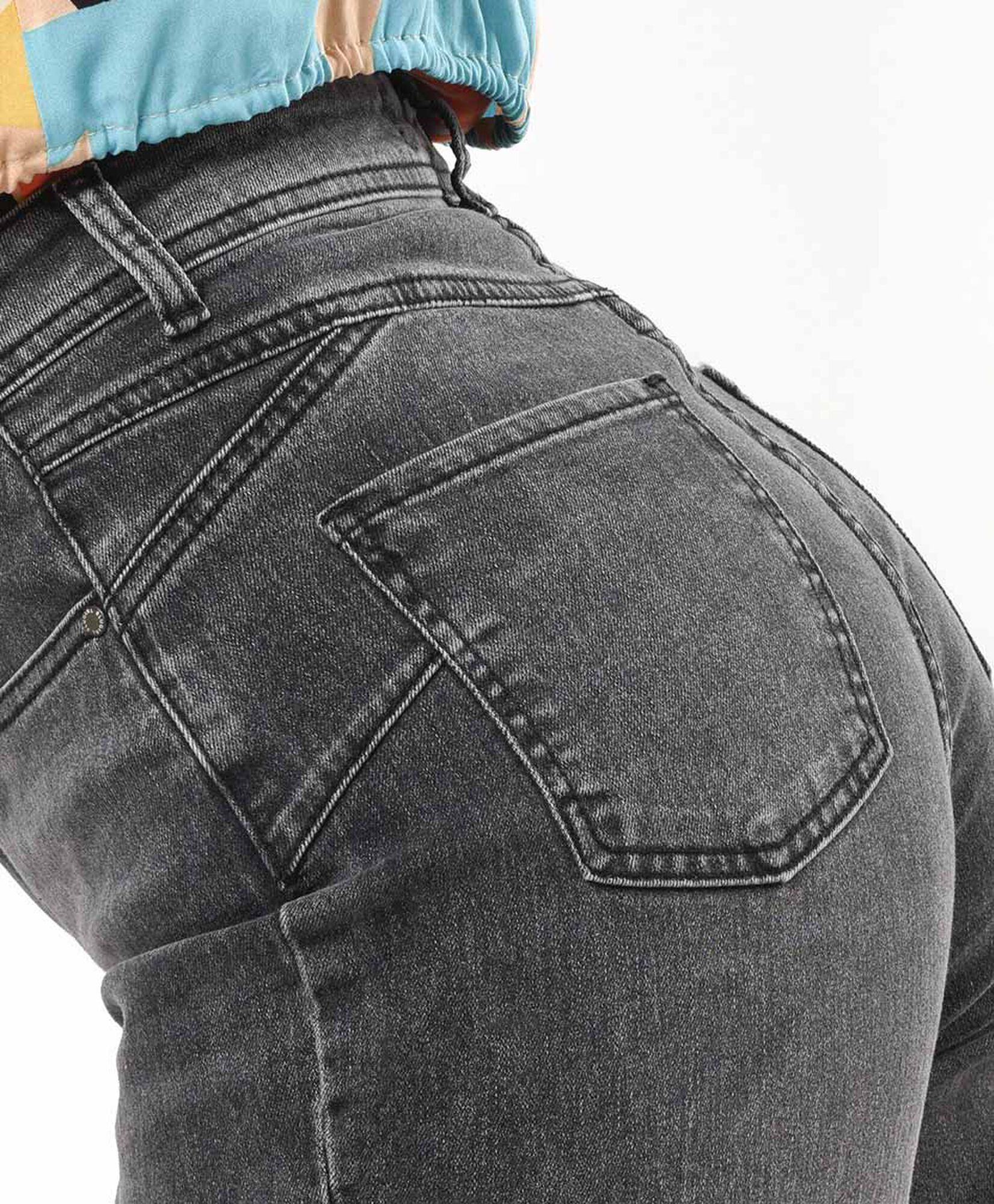 Jeans mujer desgaste frontal slim fit Jeans mujer desgaste frontal slim fit
