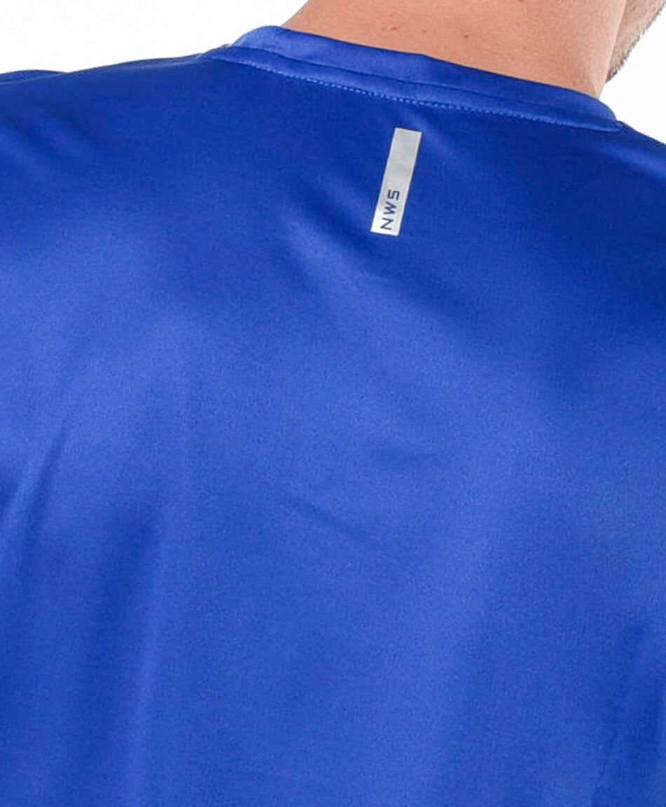 Polera deportiva hombre lisa azul