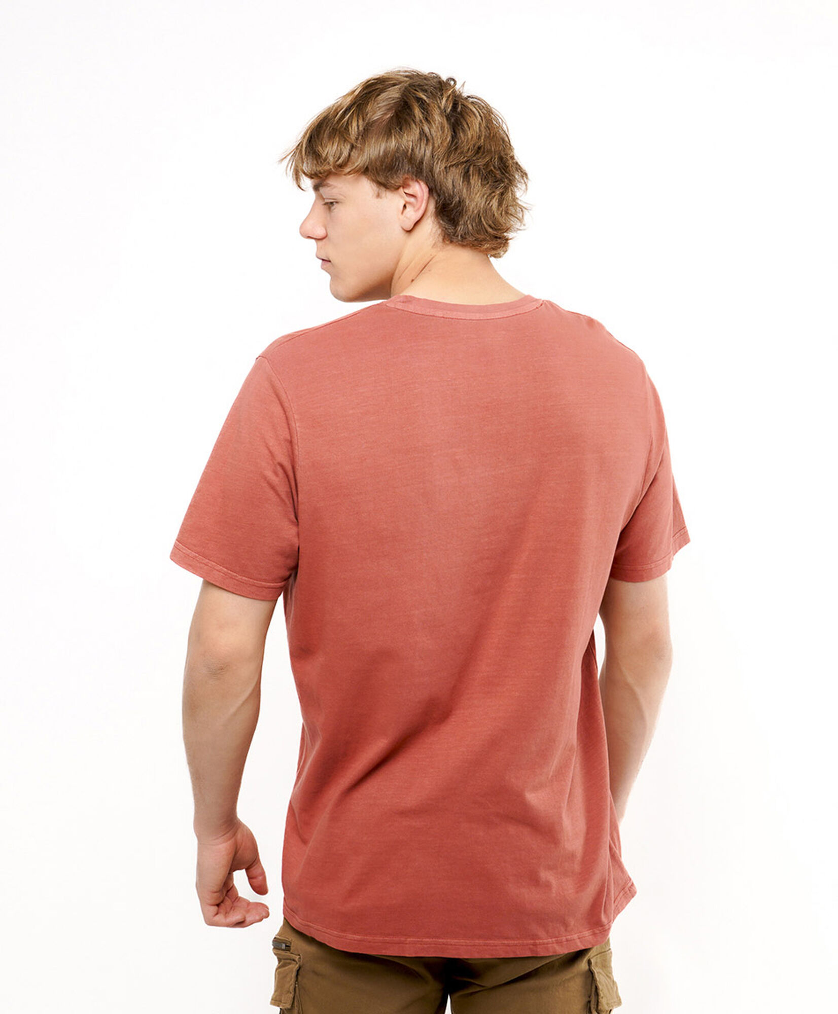 Polera hombre bolsillo bordado life it's better Polera hombre bolsillo bordado life it's better