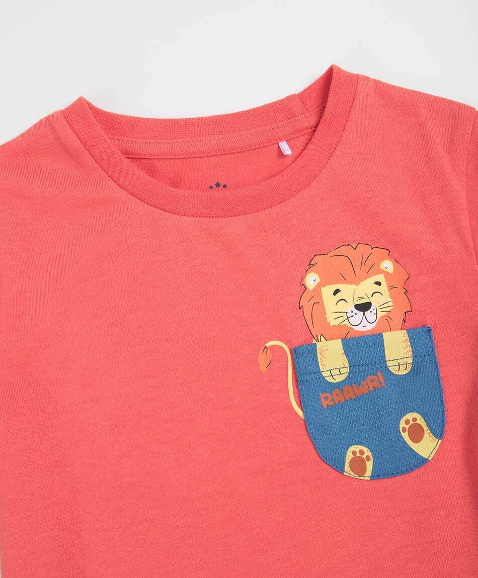 Polera beb&eacute; bolsillo le&oacute;n