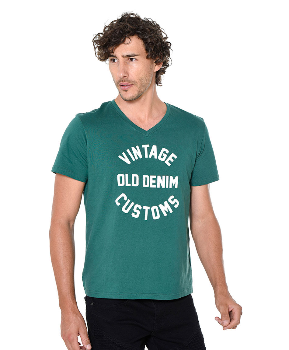 Polera estampada cuello v