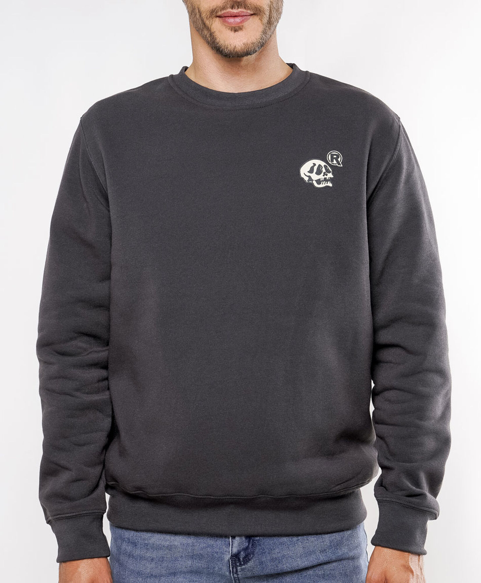 Polerón hombre doble estampado calavera Polerón hombre doble estampado calavera