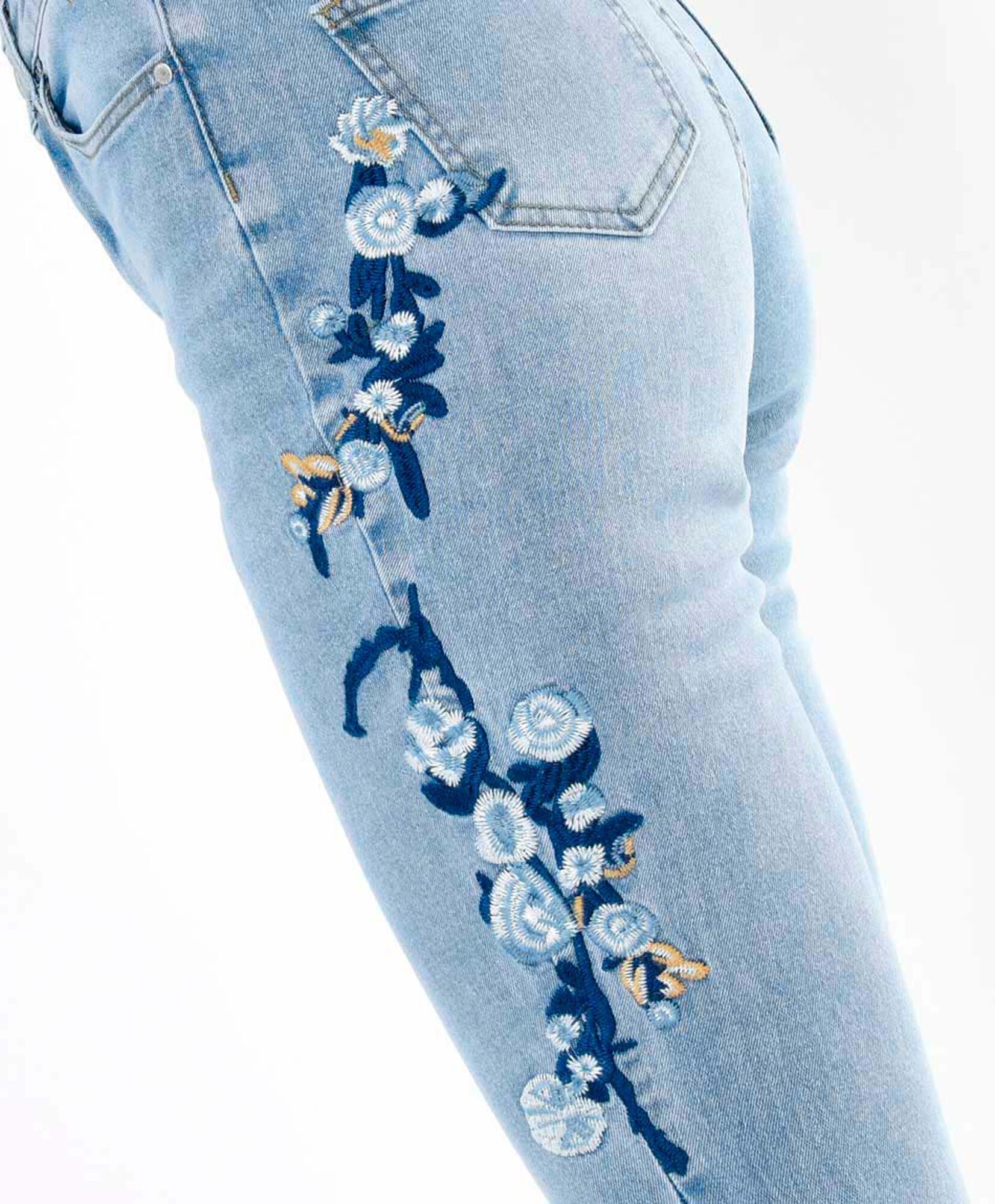 Jeans mujer brodado flores skinny fit Jeans mujer brodado flores skinny fit