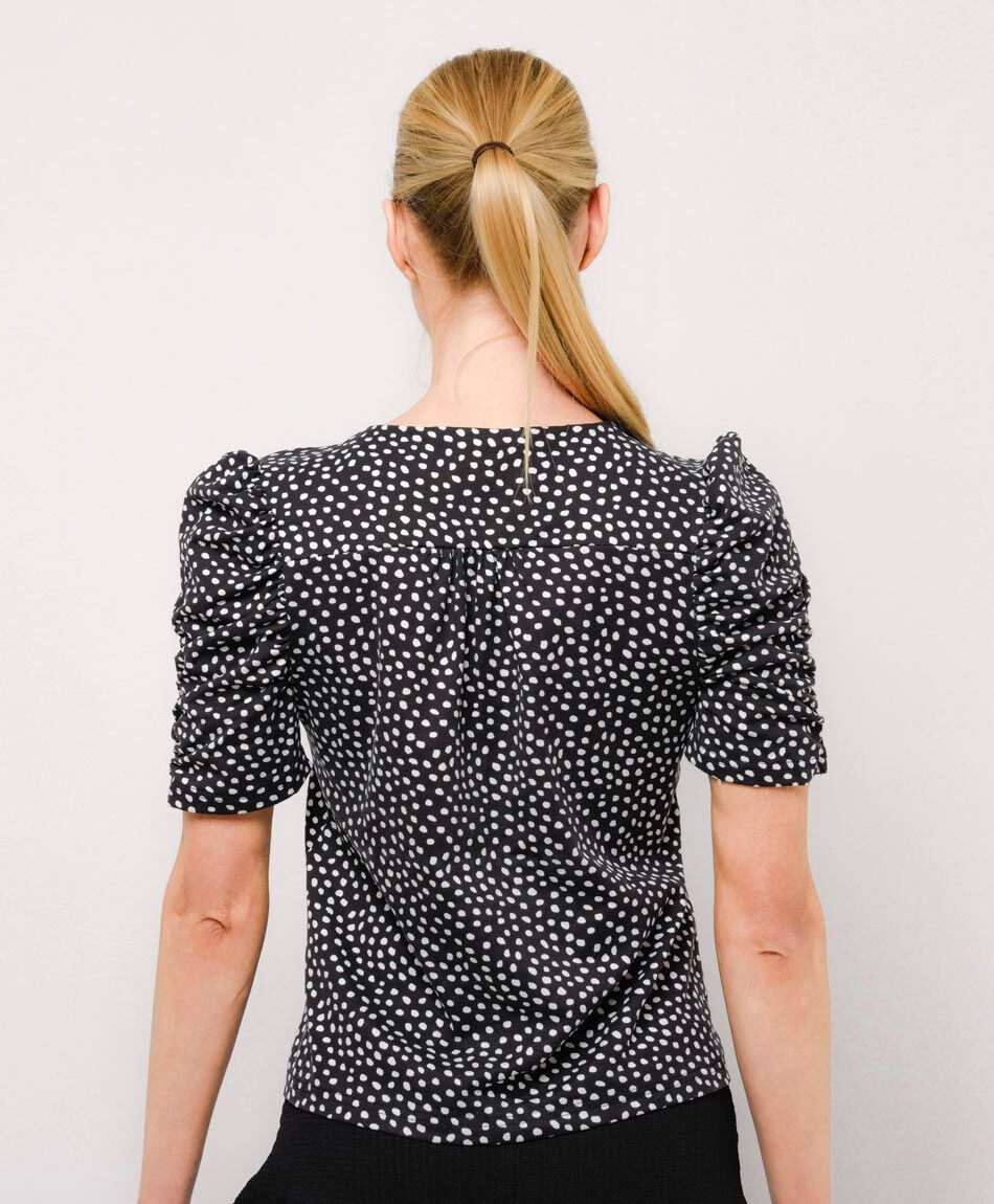 Polera mujer drapeada puntos