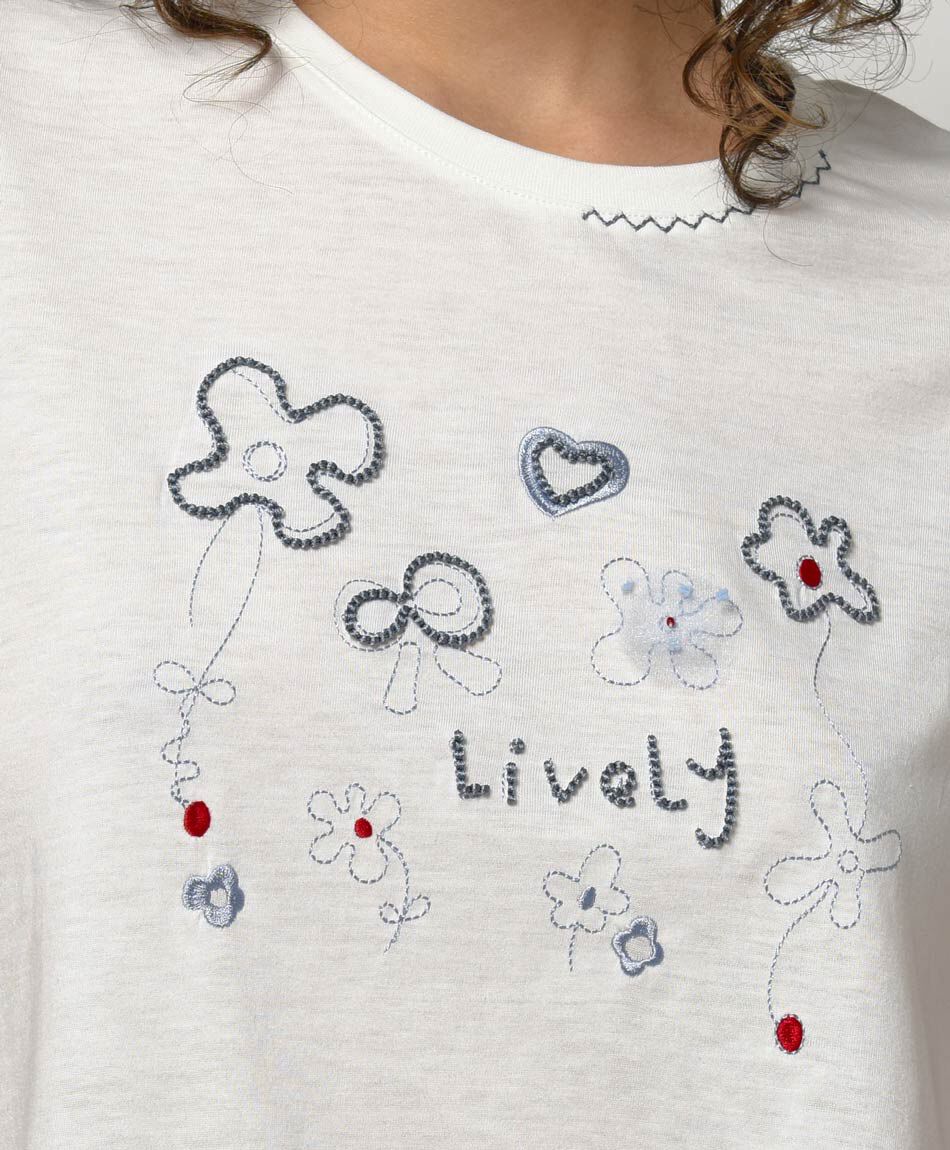 Polera mujer bordada lively