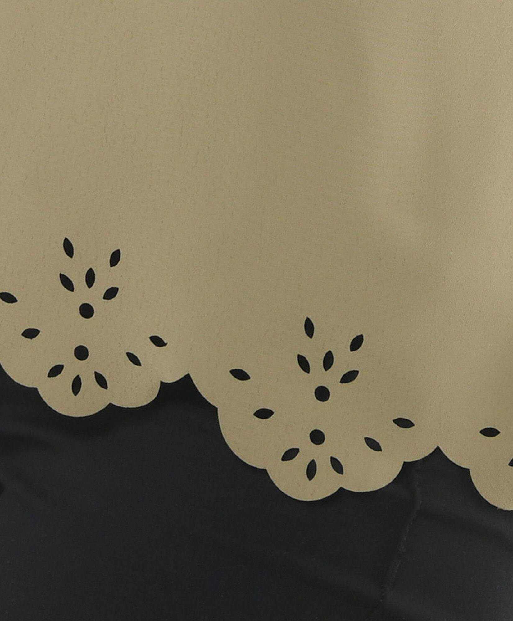 Polera mujer diseño perforado larga Polera mujer diseño perforado larga