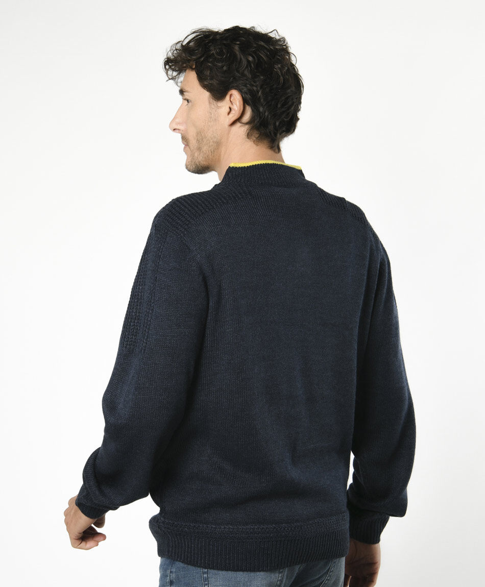 Sweater hombre cuatro botones