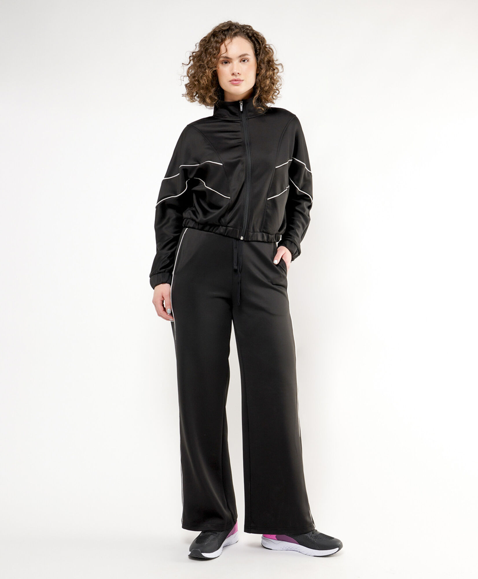 Pantalón deportivo mujer línea Pantalón deportivo mujer línea