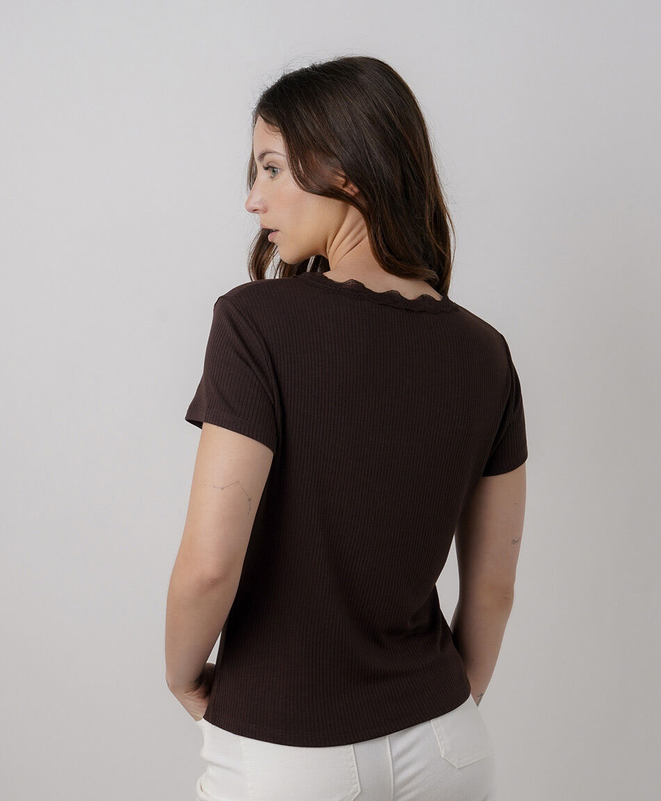 Polera mujer canal&eacute; encaje
