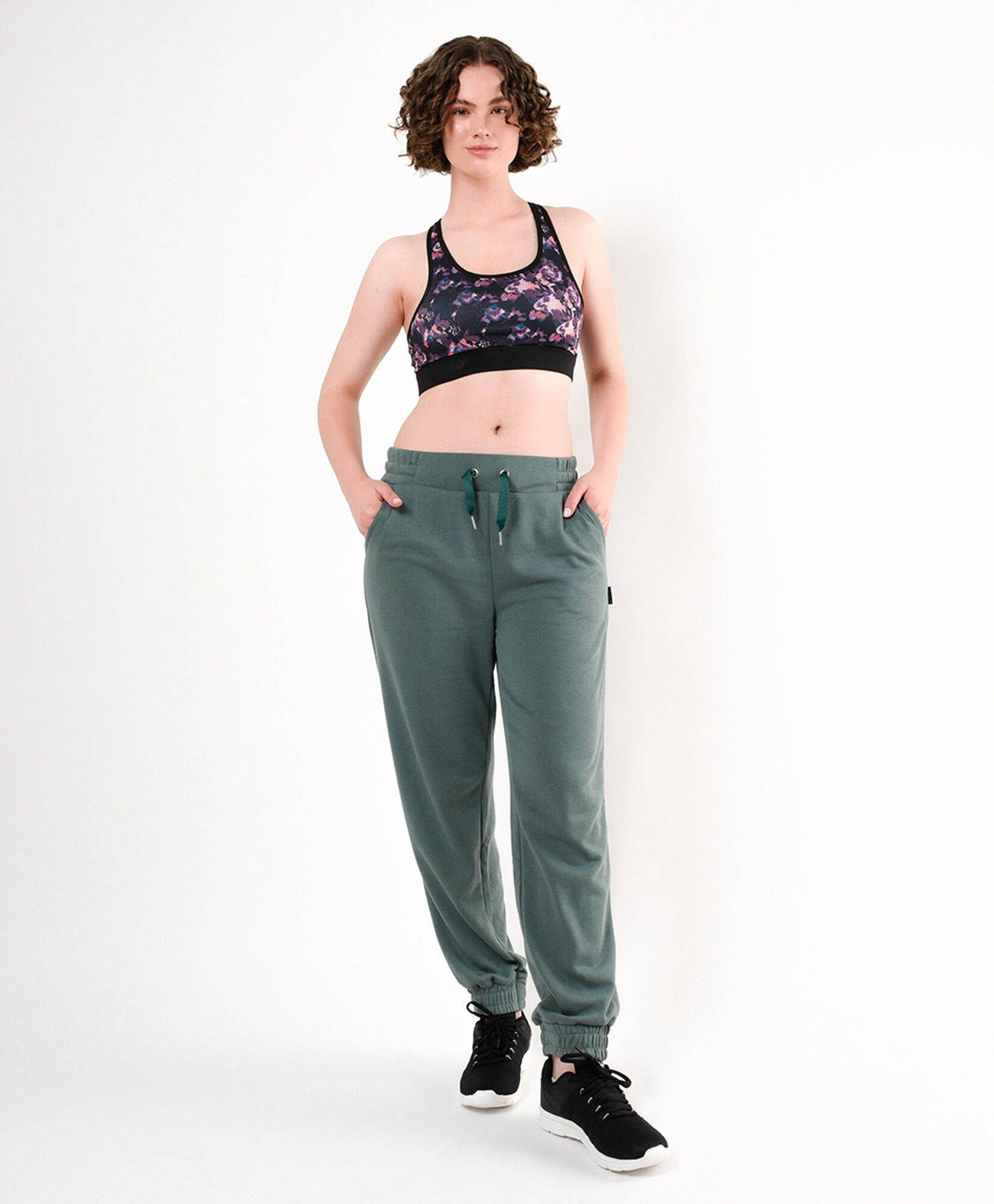 Pantalón de buzo mujer liso verde Pantalón de buzo mujer liso verde