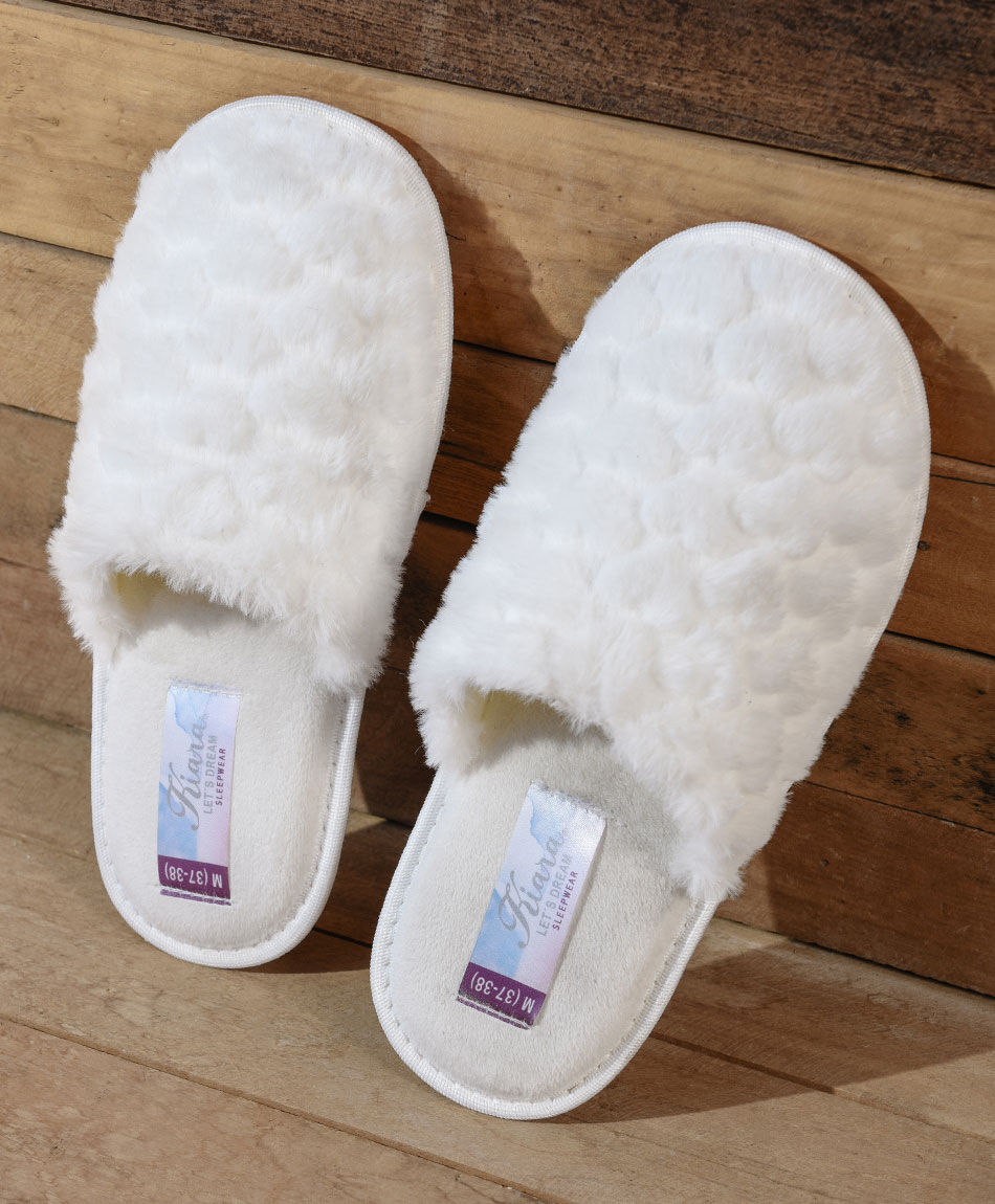 Pantuflas mujer dise&ntilde;o corazones