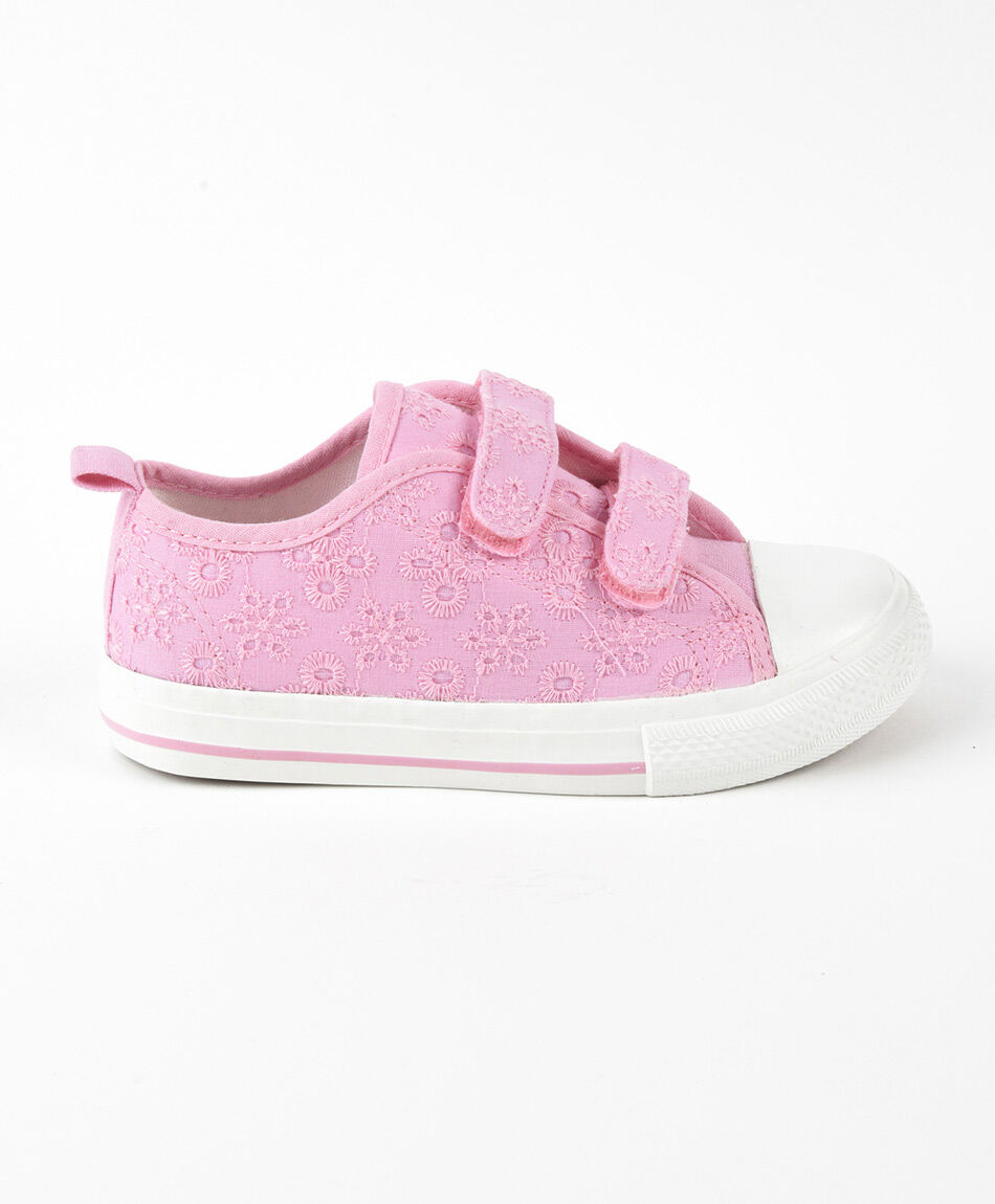 Zapatilla infantil flores bordadas rosa