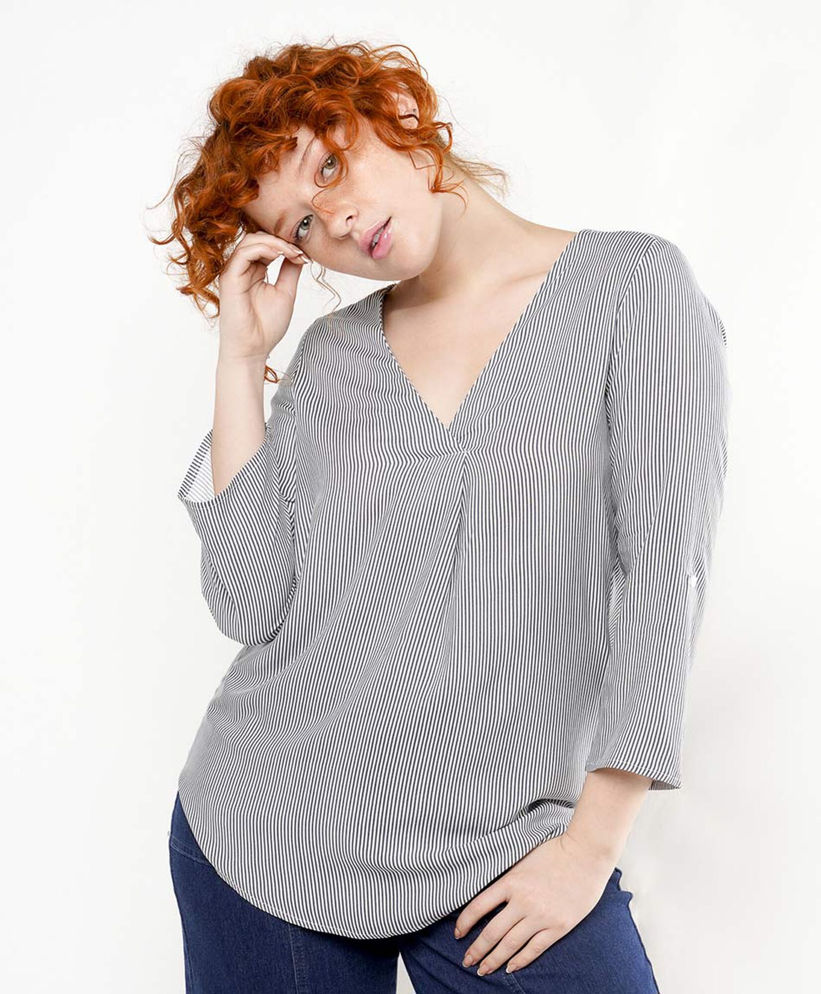 Blusa mujer líneas cuello v Blusa mujer líneas cuello v